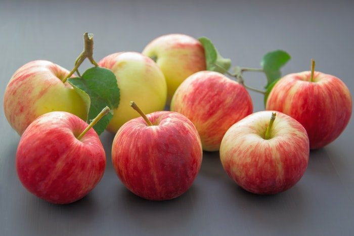 4 Maçãs -  uma das melhores frutas para emagrecer