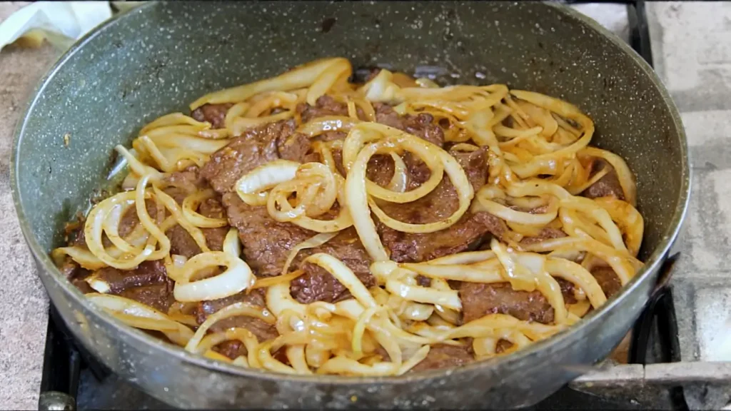 Bife de Panela com Cebola