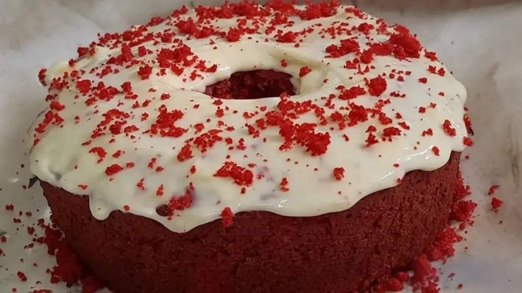 Bolo red velvet rechado