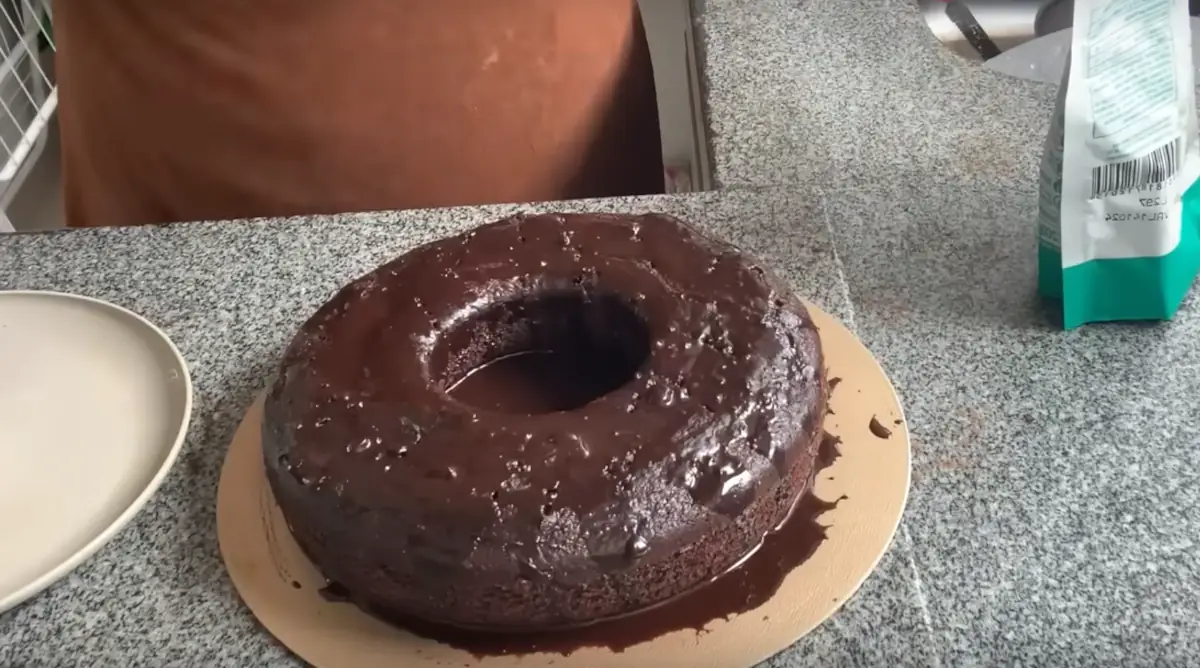 BOLO DE CHOCOLATE FOFINHO SEM AÇÚCAR